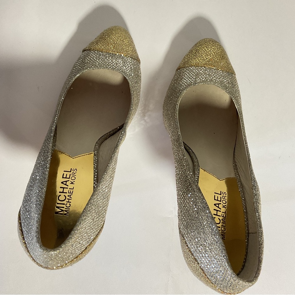 Michael Kors Sinclair‎ Gold Silver Pump Cap Toe - Size 8M Women's Shoes - Picture 8 of 16